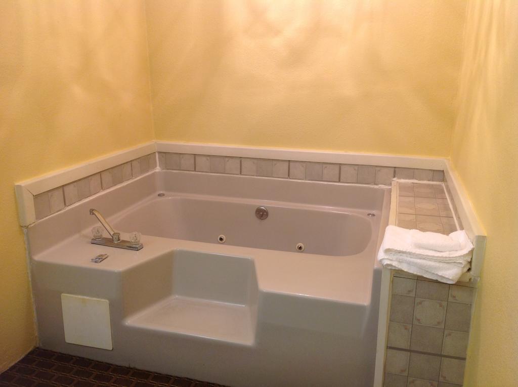 Relax Inn Canton Ngoại thất bức ảnh
